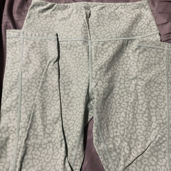 CVG leopard size small - Picture 1 of 4